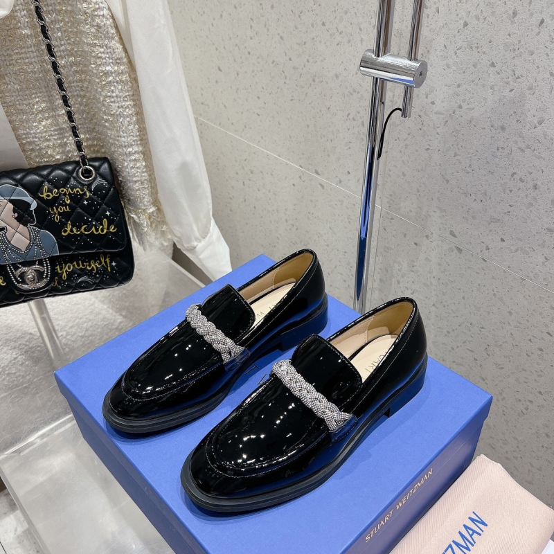 G*u*i leather shoes